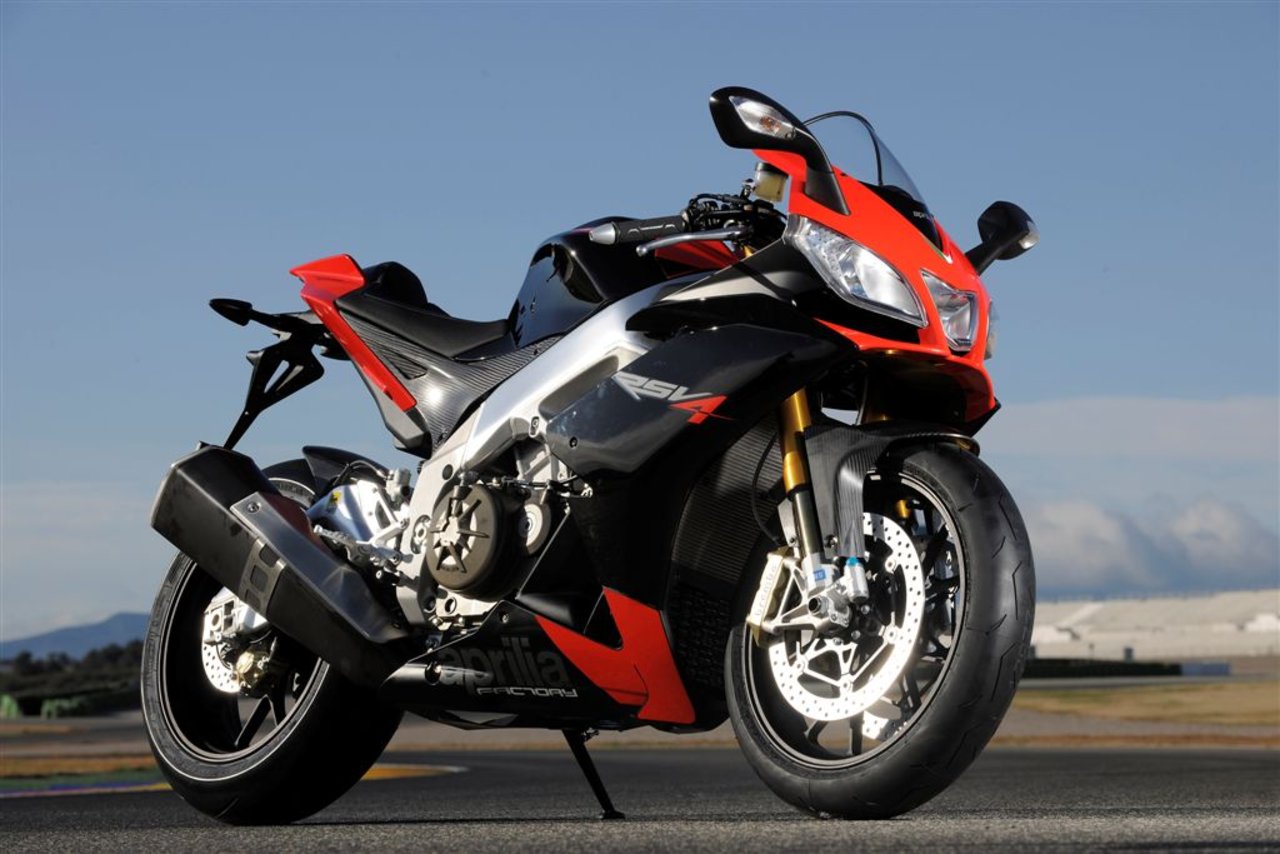 Aprilia RSV4 Factory