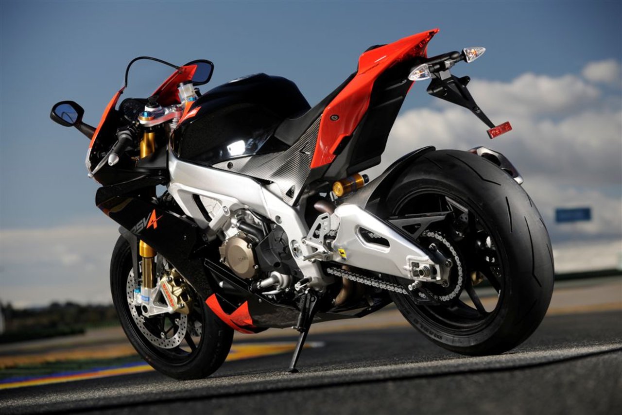 Aprilia RSV4 Factory