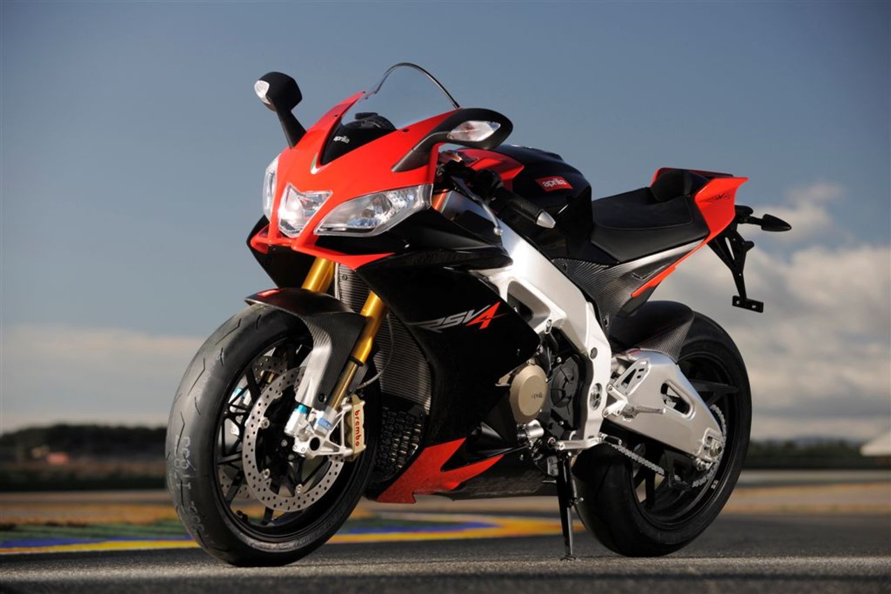 Aprilia RSV4 Factory