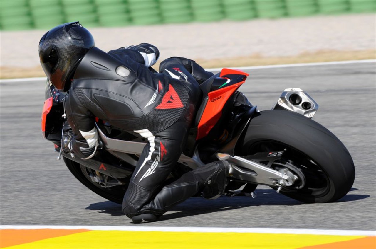 Aprilia RSV4 Factory