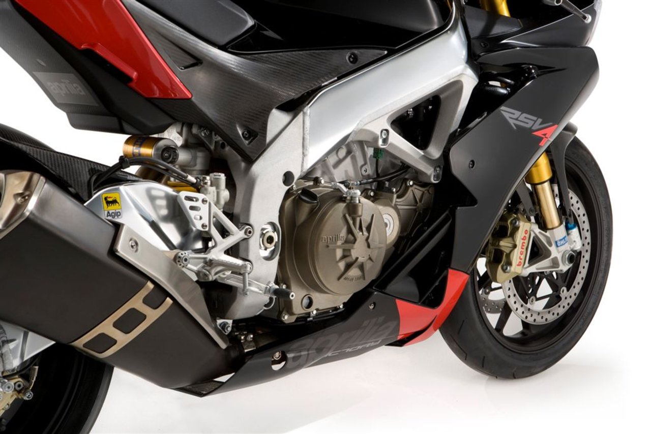 Aprilia RSV4 Factory