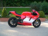 Михаел Шумахер продава мотоциклетите си Ducati