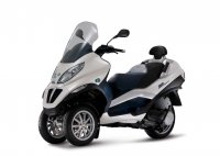 Piaggio MP3 Hybrid дебютира в Рим