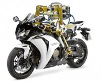Робот на Castrol тества мотоциклети
