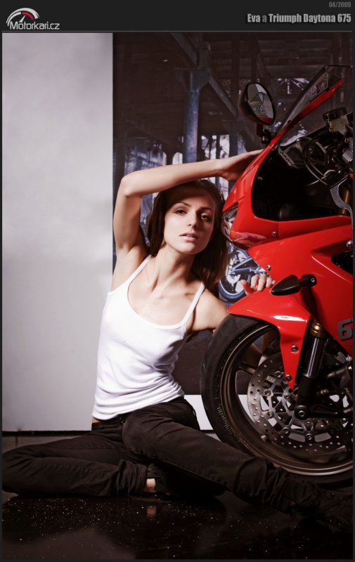 Ева и Triumph Daytona 675