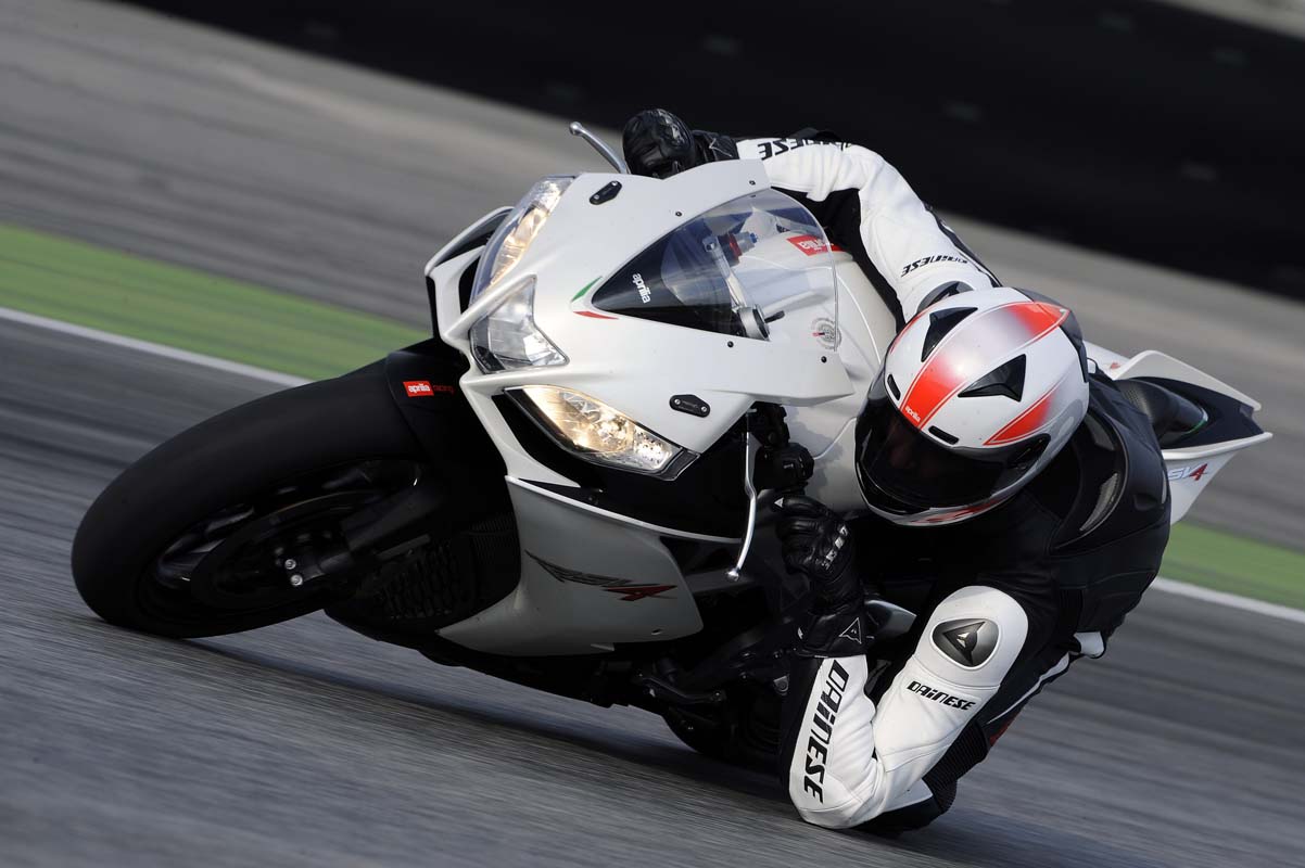 Aprilia RSV4 R