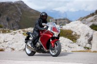 Honda привиква VFR1200F в сервиза