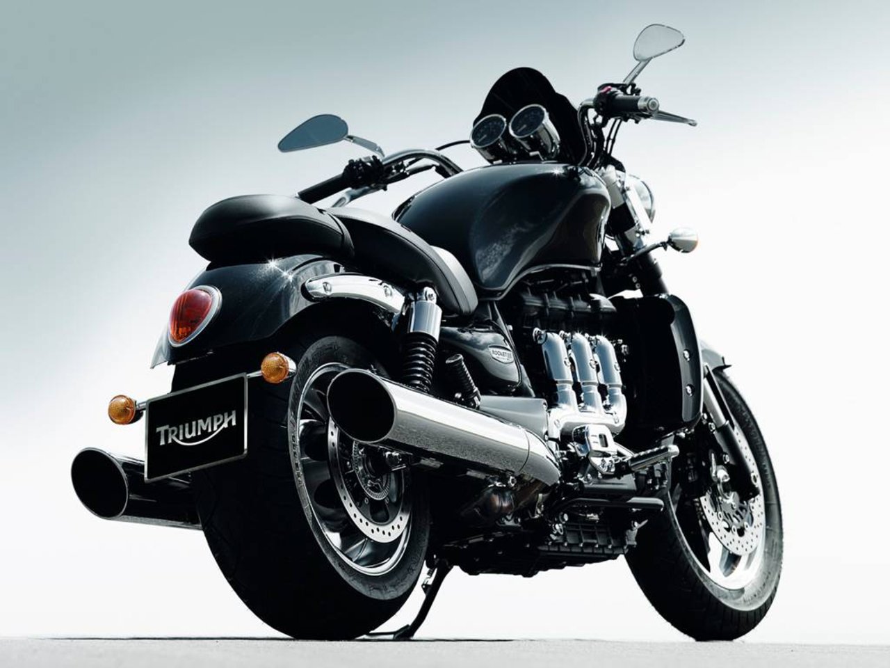 Triumph Rocket III Roadster 2010