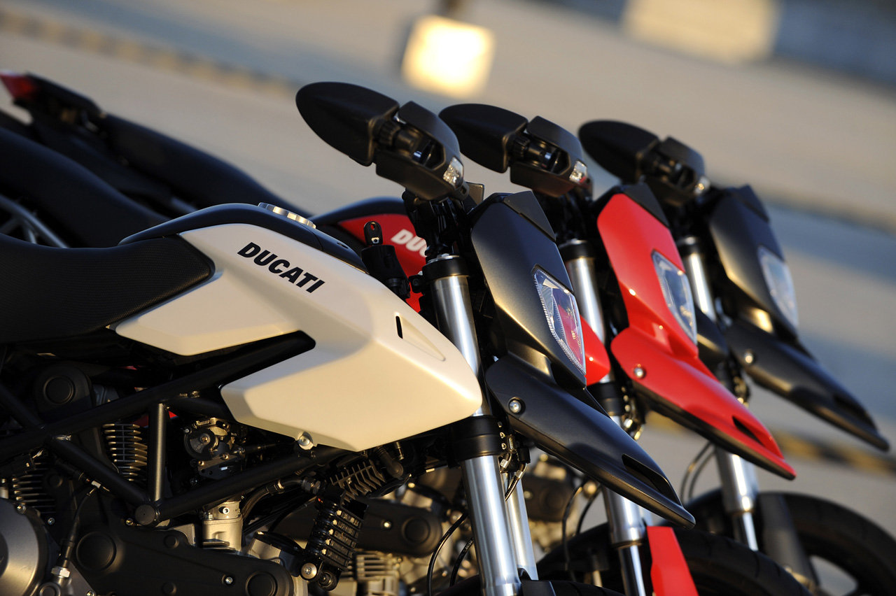 Ducati Hypermotard 796