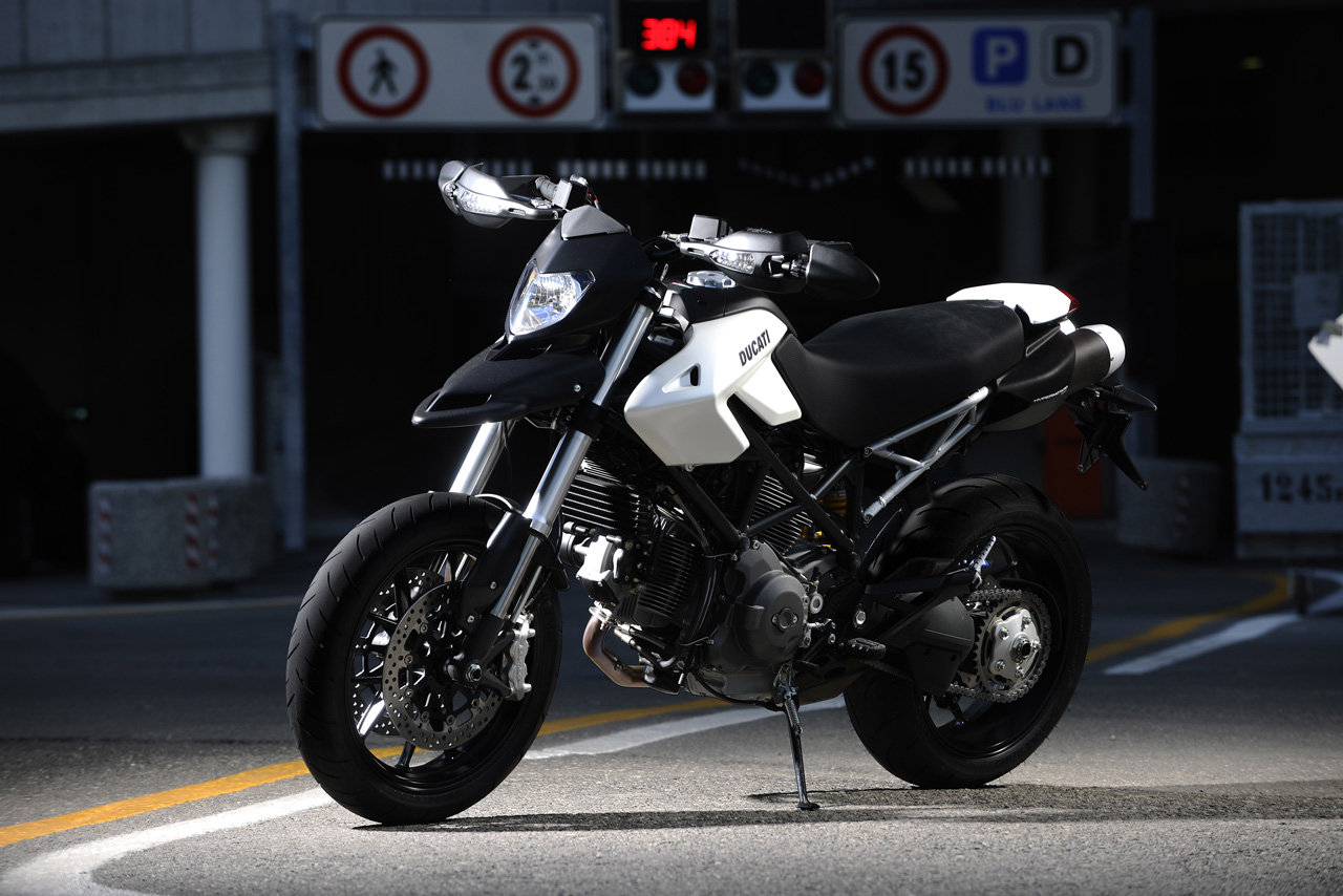 Ducati Hypermotard 796