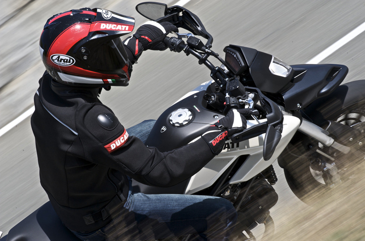 Ducati Hypermotard 796