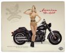 Секси Байкърки: Мариса Милър яхна Harley-Davidson