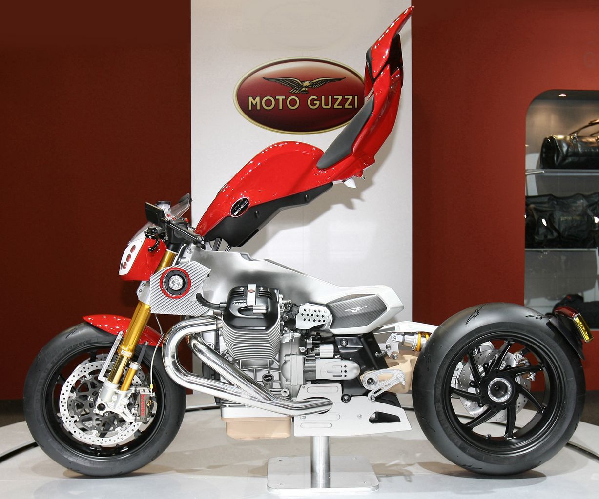 Moto Guzzi V12 Le Mans, V12 Strada и V12 X