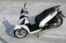 Kymco показа новия си скутер People GTi 300