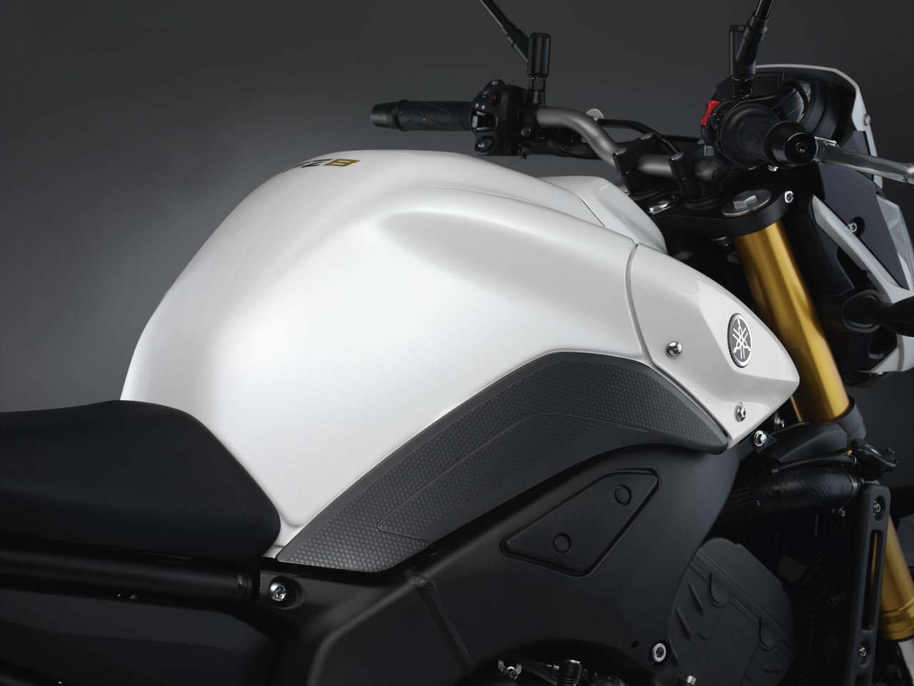 Yamaha FZ8