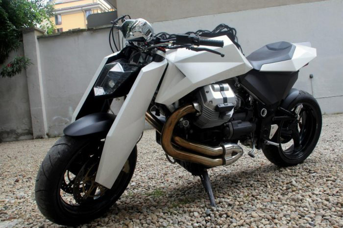 Концепции на Moto Guzzi Griso и Ducati Hypermotard