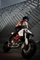 Концепции на Moto Guzzi Griso и Ducati Hypermotard