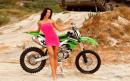 Секси байкърки: Рути и Kawasaki KX450F