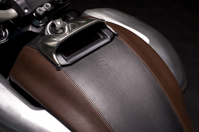 Yamaha VMAX Hermes
