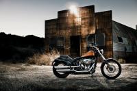 Harley-Davidson представи Softail Blackline