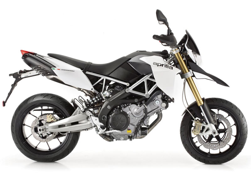 Aprilia Dorsoduro 750 2011