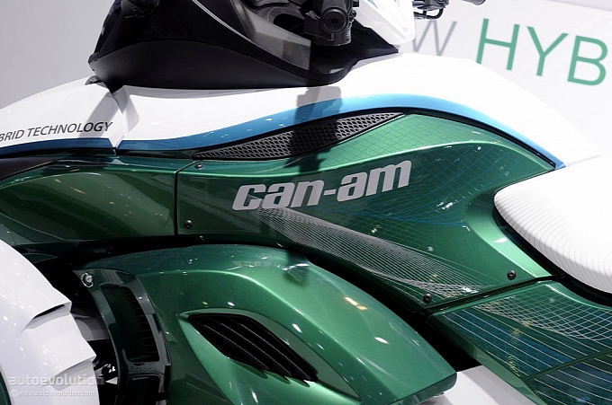 Can-Am Spyder Hybrid (Женева 2011)