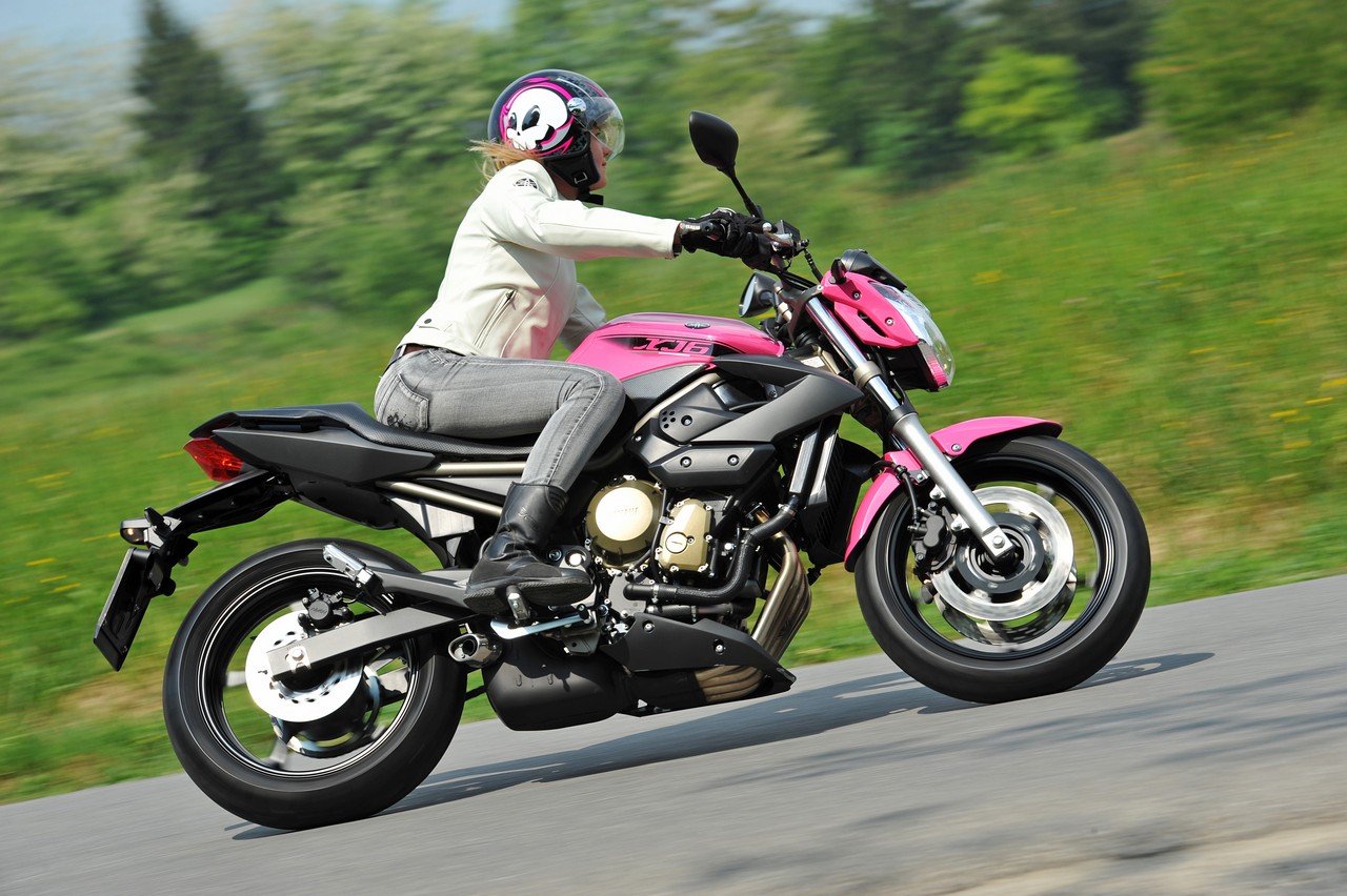 Yamaha XJ6 Rosa Italia