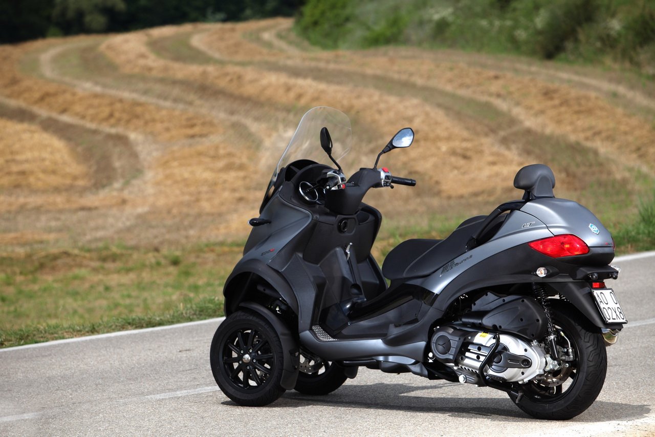 Piaggio MP3 Touring Sport