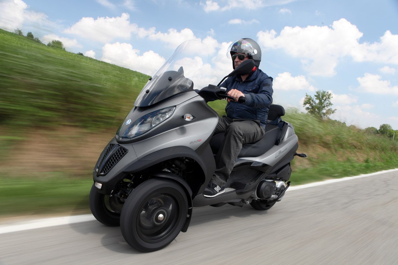 Piaggio MP3 Touring Sport