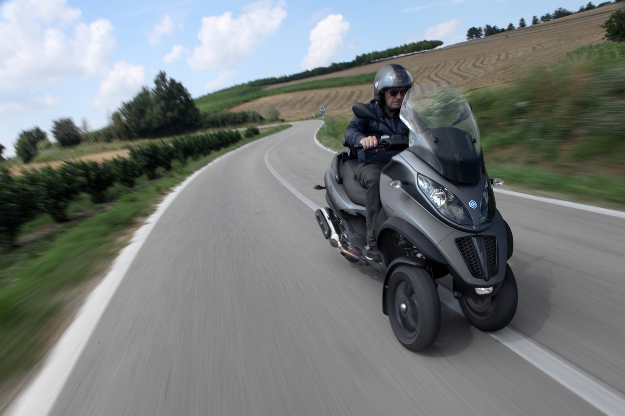 Piaggio MP3 Touring Sport