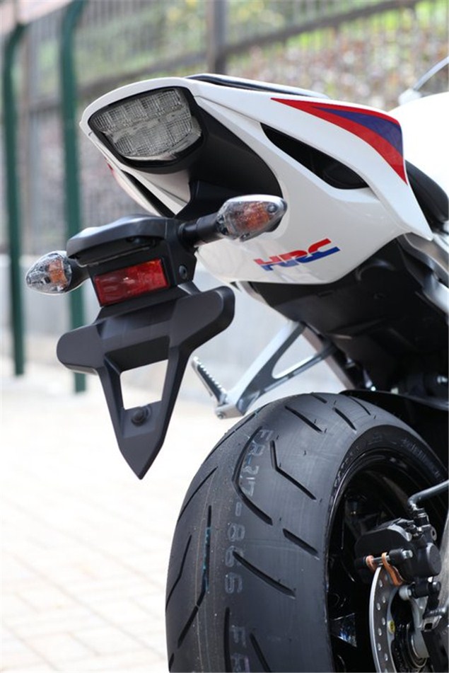 Honda CBR1000RR Fireblade 2012 (първи снимки)