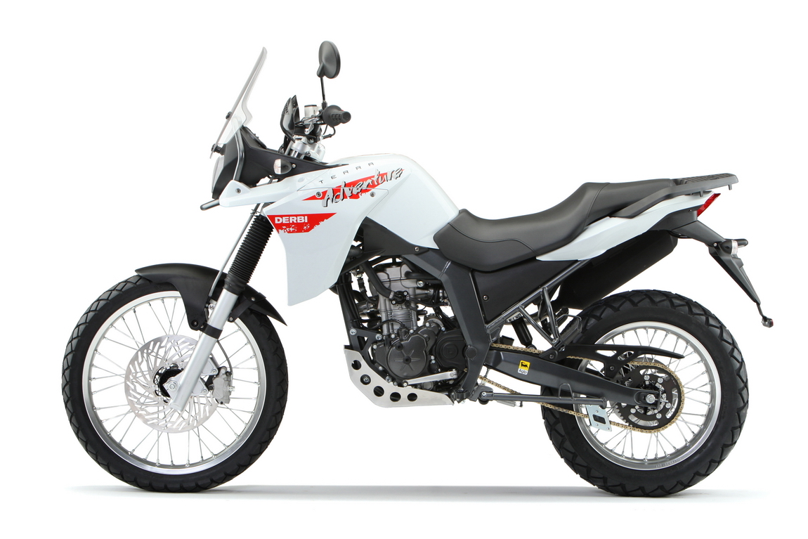 Terra Adventure 125 и Mulhacen Cafe 125