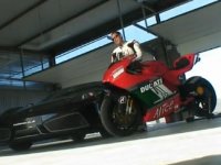 Ducati Desmosedici RR срещу Ferrari F430 Scuderia